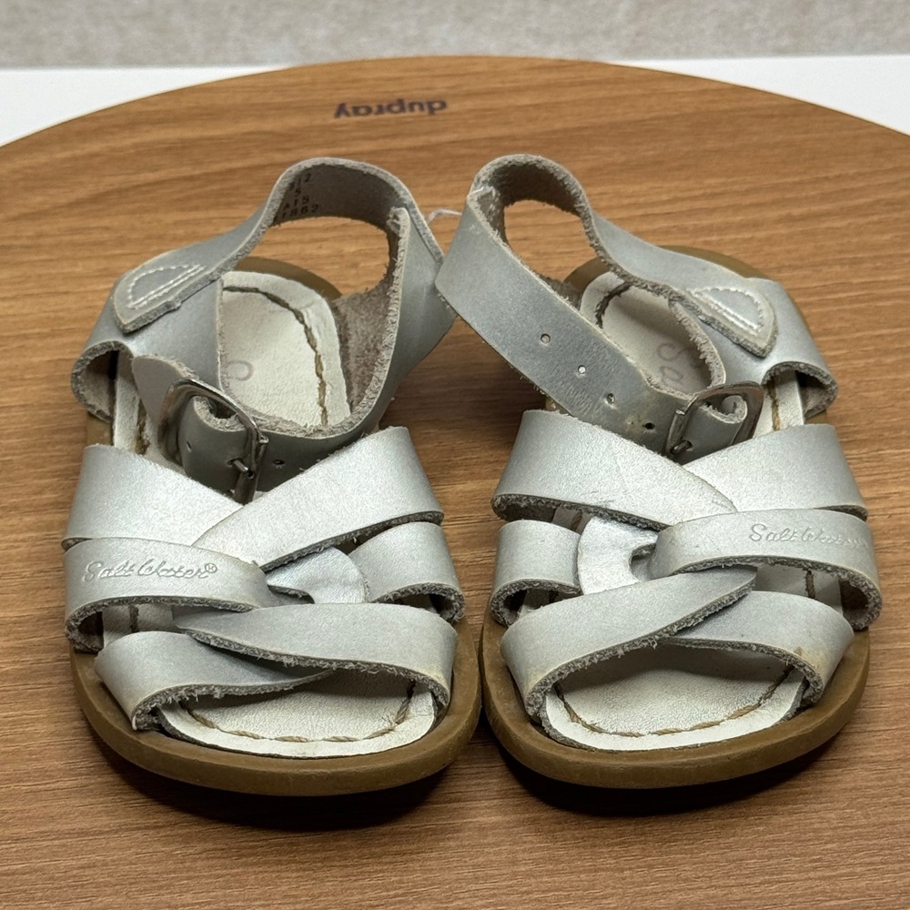 Salt Water‎ Sandals Silver Leather Classic Strappy Toddler Baby Girl Size 5